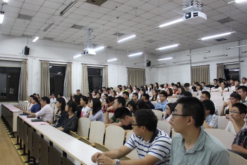 1823ff84ae7bba71b04afed386acb755.jpg 研究生开学5.jpg