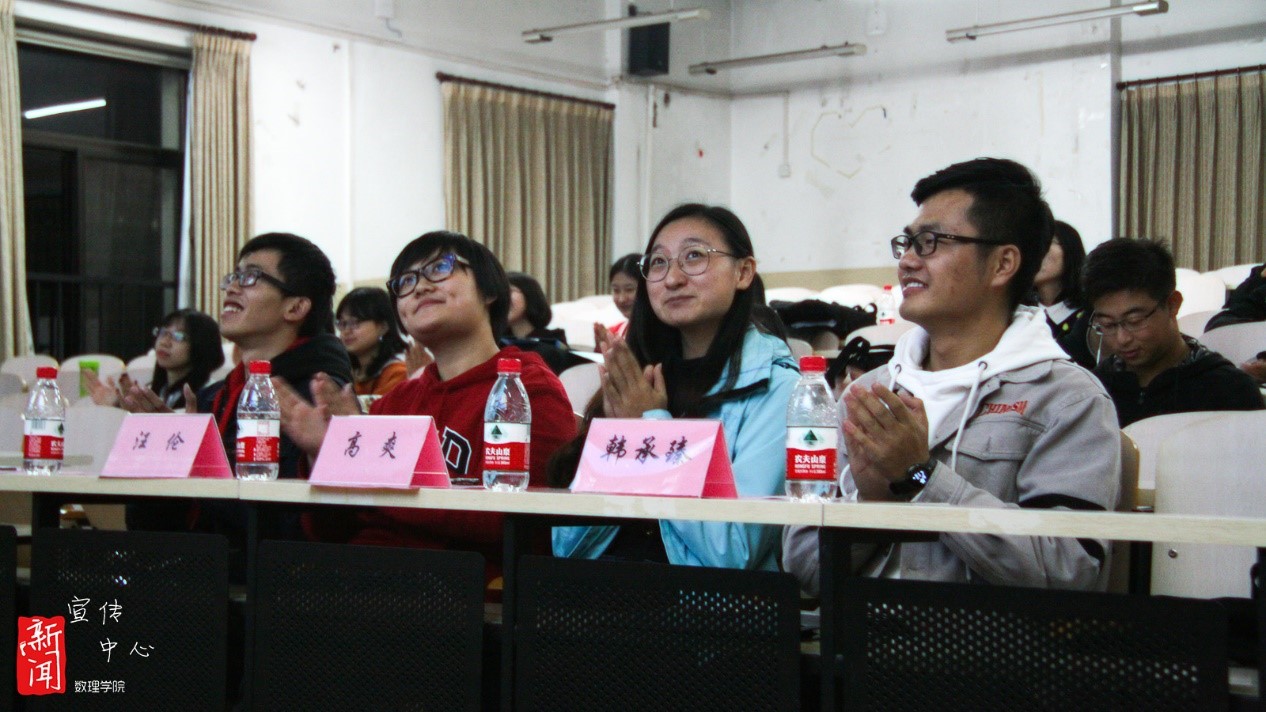 a205b79585dc01ba503f8e2a95b0f0bc.jpg 宿舍文化节1.jpg